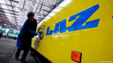 Горсовет Львова хочет выкупить ЛАЗ у российского бизнесмена