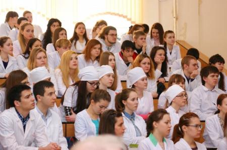Минздрав: 90% украинских студентов-медиков признались, что списывают на экзаменах