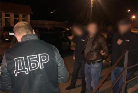 В Житомирской области полицейский продавал наркотики