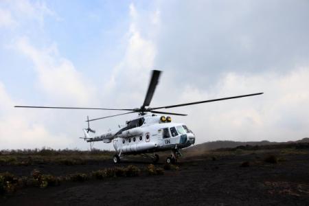 Украинские летчики совершили посадку на кратере самого активного вулкана Африки 