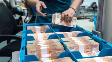 РФ фактично визнала дефолт: «недружнім» кредиторам дозволено віддавати борг у рублях