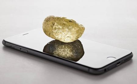 Уникальный алмаз размером с куриное яйцо выставили на обозрение публики в Нью-Йорке