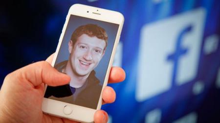 Цукерберг запретил менеджерам Facebook пользоваться iPhone 