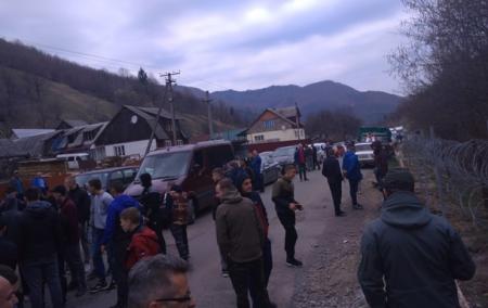 На украинско-румынской границе силовики начали возводить забор
