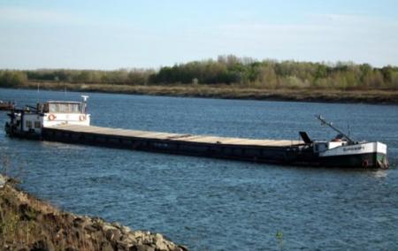 Украинское судно село на мель и заблокировало Дунай в Болгарии