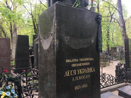 На Байковом кладбище участились случаи вандализма: воры не брезгуют ничем