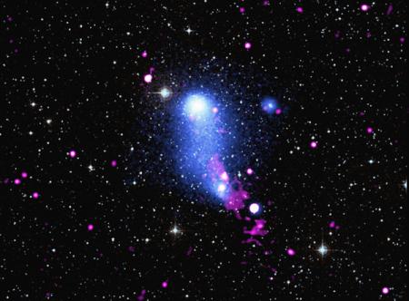 Звездный мост: NASA показало древнее столкновение двух галактик
