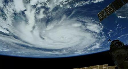 С разрушительными ураганами будут бороться пузырьковым занавесом