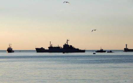 В анексованому Криму сформовано ешелон із російськими катерами