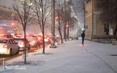 Осадки по всей стране, кроме юга и морозные ночи: погода в Украине
