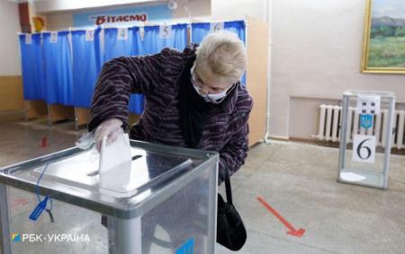 Експерти сказали, яких політиків українці хочуть бачити при владі