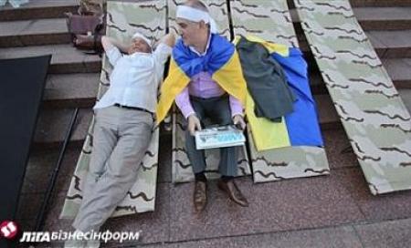 Милиция пожаловала к митингующим у Украинского дома