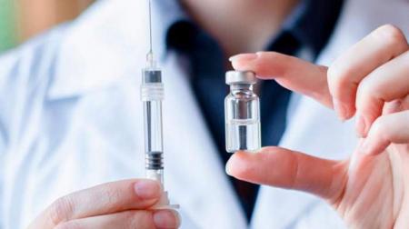 Украина одной из первых стран получит вакцину от COVID-19