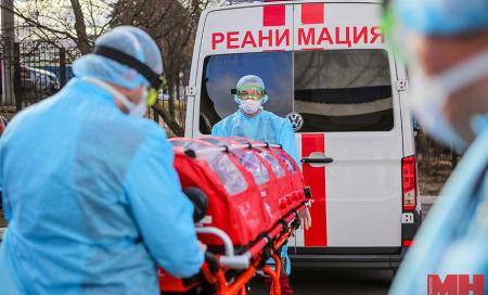 Беларусь признала, что в стране 300 инфицированных COVID-19 медиков 