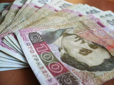 Украинцы в декабре стали зарабатывать больше