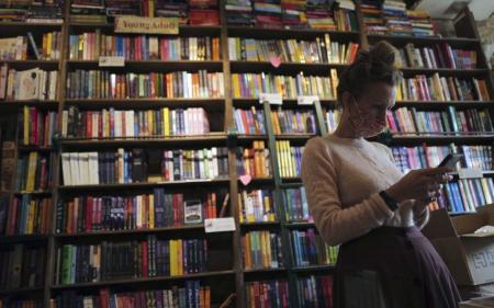 Книжкова ревізія перетворила російськомовну літературу на макулатуру в українських бібліотеках