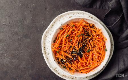 Салат з курячою печінкою та морквою по-корейськи: рецепт для святкового столу