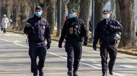 Полиция начнет проверять, насколько добросовестно самоизолируются украинцы