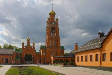 В трех монастырях Киева сняты карантинные ограничения