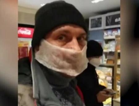 В Полтаве магазин отказался продать хлеб покупателю из-за «не такой» маски