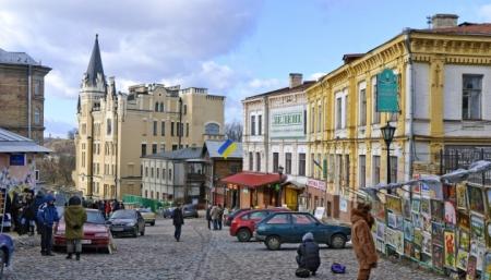 У Києві планують заборонити продаж картин та сувенірів на Андріївському узвозі