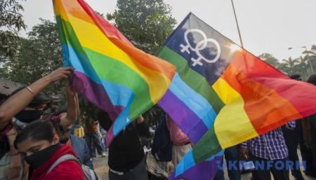 Швейцария узаконила однополые браки