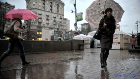 Киев в воскресенье накроет непогода