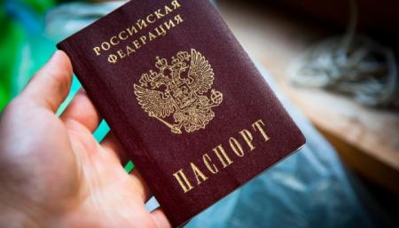 После получения российских паспортов боевики “Л/ДНР” рванут в РФ — разведка