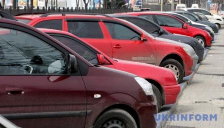 В центре Киева парковок не прибавится — хотят поднять тариф и штрафы