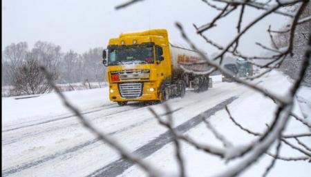 Грузовикам в снегопады ограничат въезд в Киев