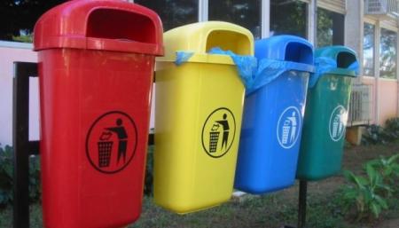 В Киеве планируют установить три тысячи контейнеров для раздельного сбора мусора