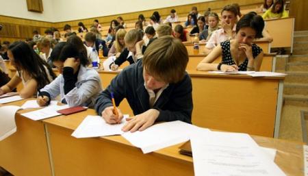 Активисты призывают власти позаботиться, чтобы студенты из Беларуси могли учиться в Украине