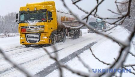 Киев из-за непогоды закрывает въезд для грузовиков