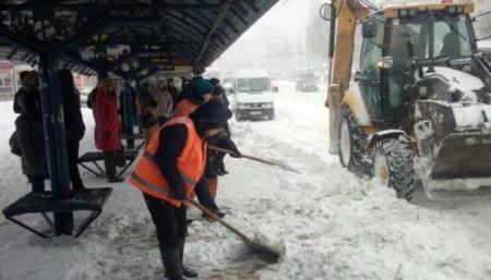 Из-за снегопада в Киеве рекомендовали отменить продуктовые ярмарки