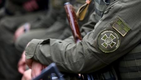 Президент присвоил почетные наименования двум полкам Нацгвардии