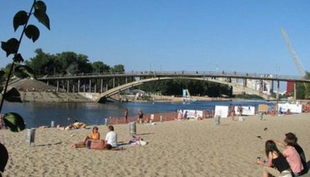 В столице запретили купаться на всех городских пляжах
