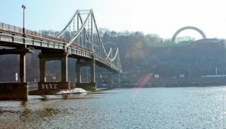 На пешеходный мост до Труханова острова не будут пускать велосипедистов