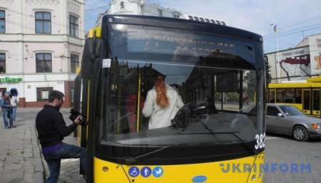 «Драконовские тарифы»: в Киеве профсоюзы выступают против повышения цен на проезд