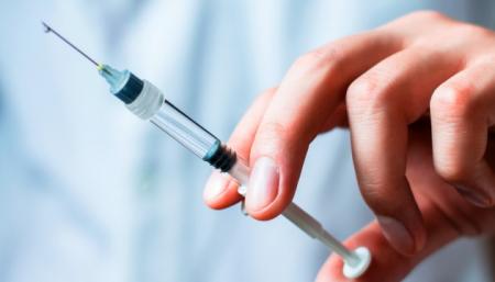 В Украине вакцинацию рекомендуют отложить на полгода тем, кто переболел COVID-19