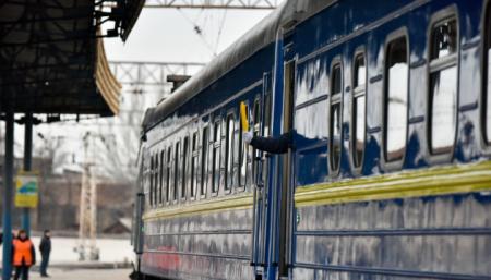 В Луцке и Тернополе возобновили остановку поездов