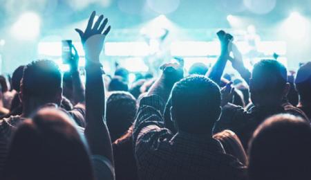 Возобновление массовых концертов в США прогнозируют не ранее 2022 года