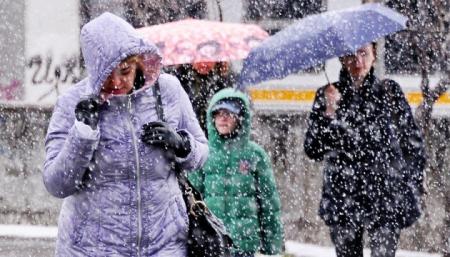Весенняя непогода: Украине прогнозируют мокрый снег, дождь и туман
