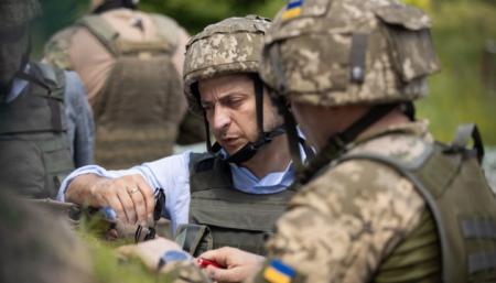 Украинцы больше всего доверяют волонтерам, армии и Зеленскому