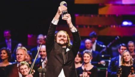 Украинец победил на конкурсе классического пения в Британии