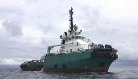 С пропавшего в Атлантическом океане судна спасли двух украинцев, поиски продолжаются