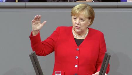 Мир больше не должен рассчитывать на лидерство США - Меркель