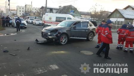 Под Киевом столкнулись маршрутка и Porsche, двое погибших