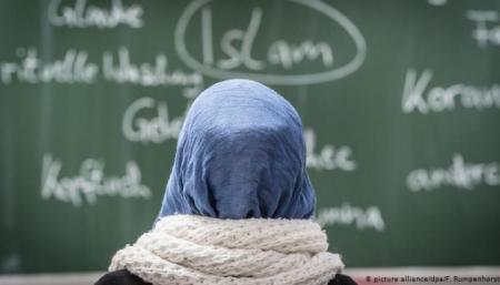 В Австрии запретят хиджаб для школьниц до 14 лет