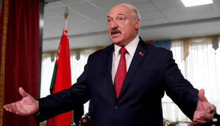 Лукашенко не отменит парад 9 мая из-за коронавируса