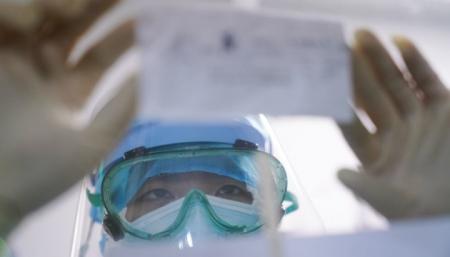 Китай официально подтвердил 637 смертей от коронавируса, а 1589 человек выздоровели